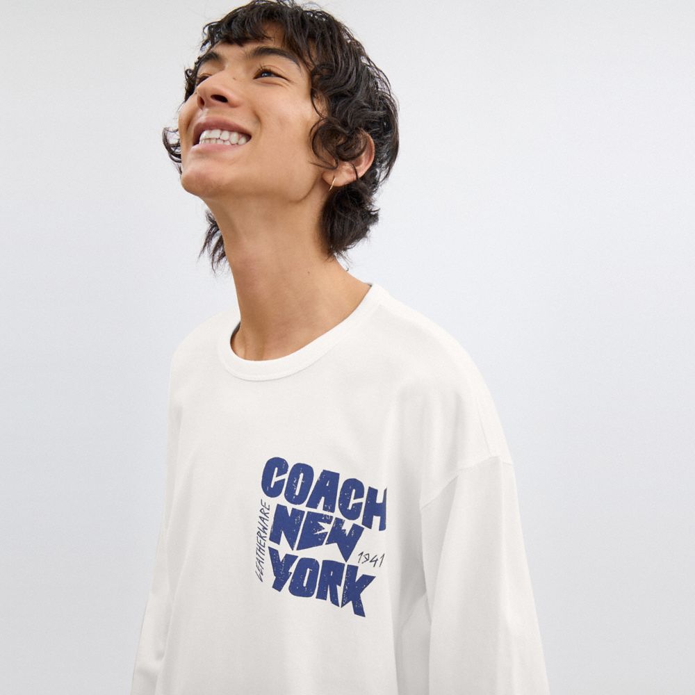 COACH®,T-SHIRT MANCHES LONGUES À MOTIF NEW YORK EN COTON BIOLOGIQUE,Blanc,Detail View