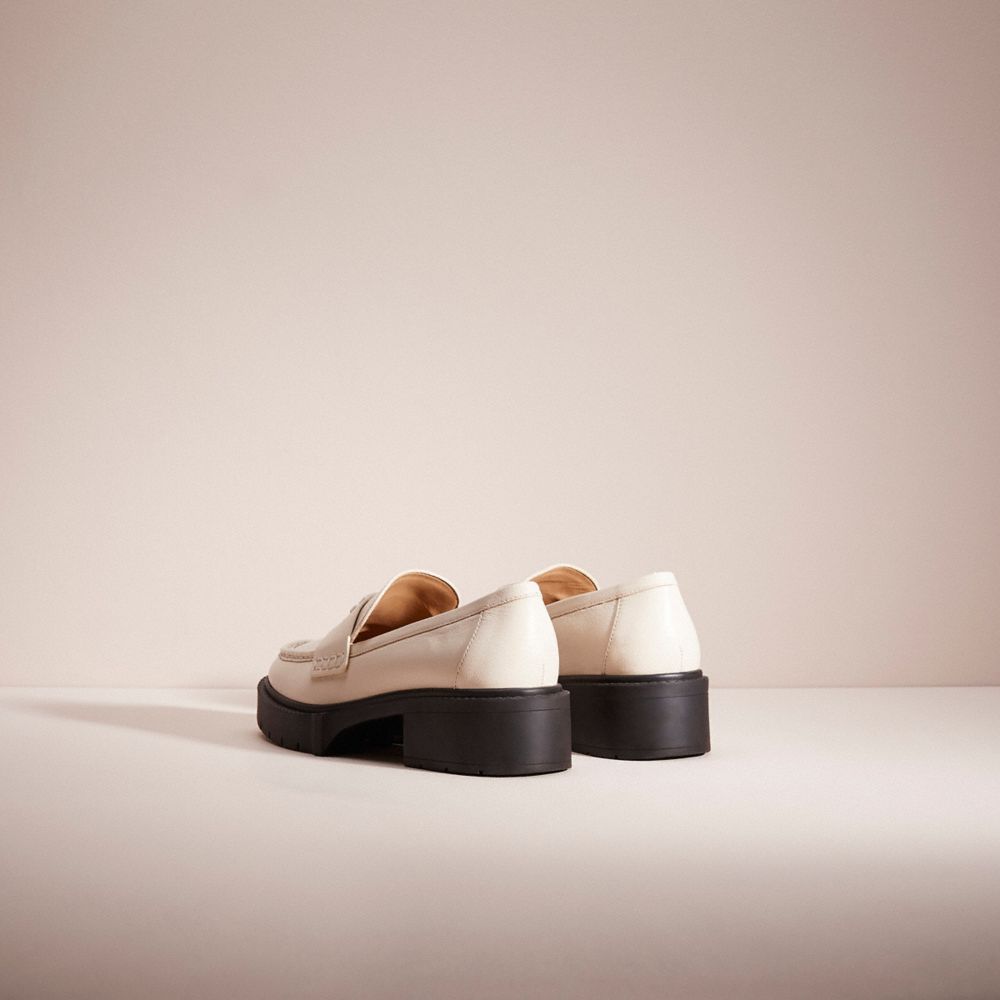 COACH®,Cuir,Craie,Back View