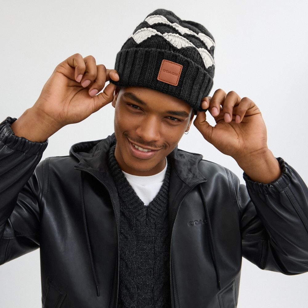 COACH®,BONNET BOBBLE À RAYURES,Noir/Craie,Angle View