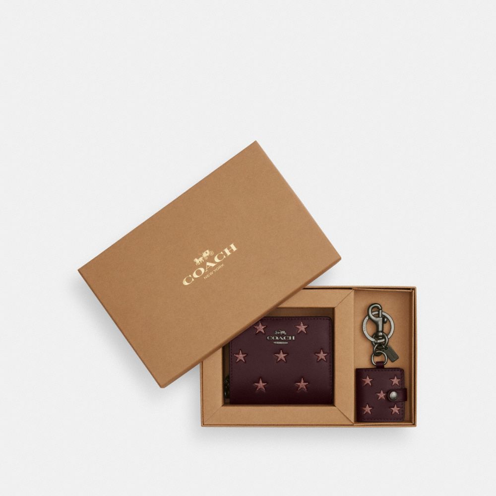COACH®,Boxed Snap Wallet And Picture Frame Bag Charm With Star Print,Calfskin Leather,Bag Charm,Bi Fold,Logo,Metal,Key Rin...,Brown,Front View