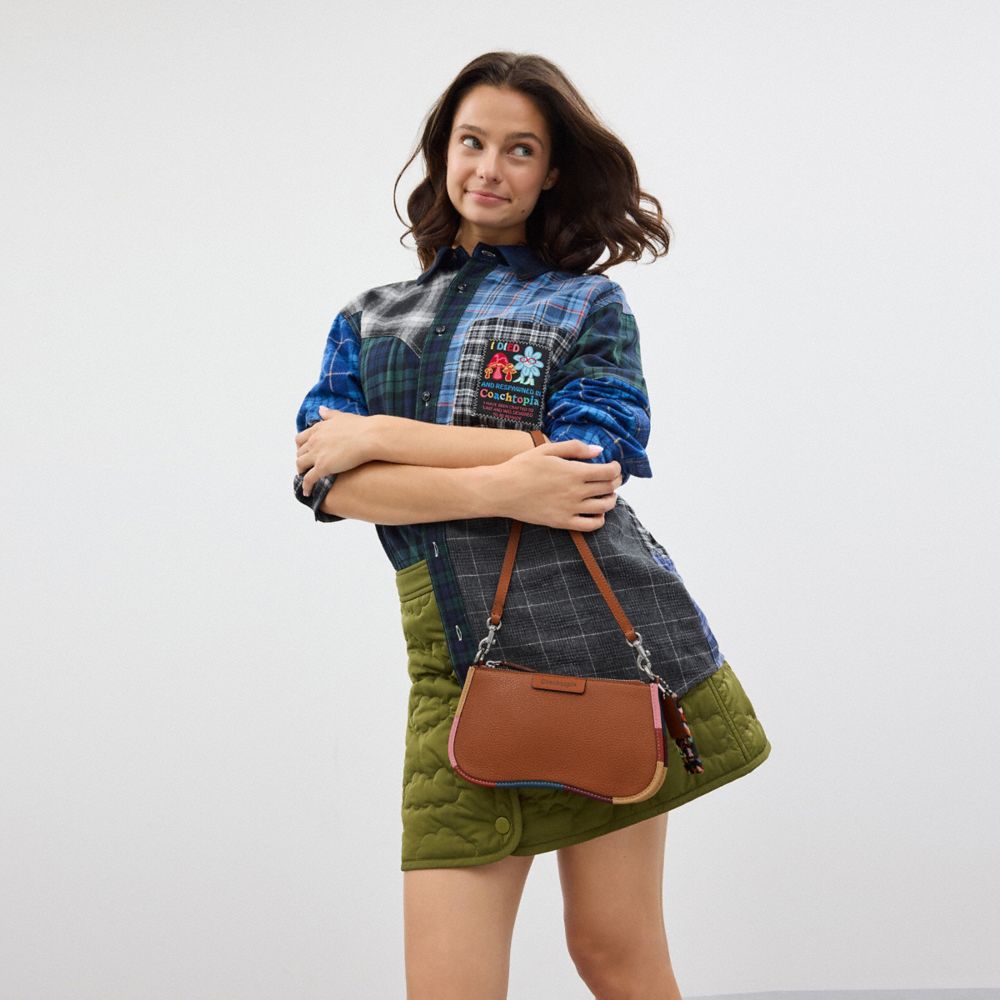 COACH®,Sac baguette à motif ondulé en cuir Coachtopia maroquiné avec bordure Upcrafted,Ambre polie multi,Detail View