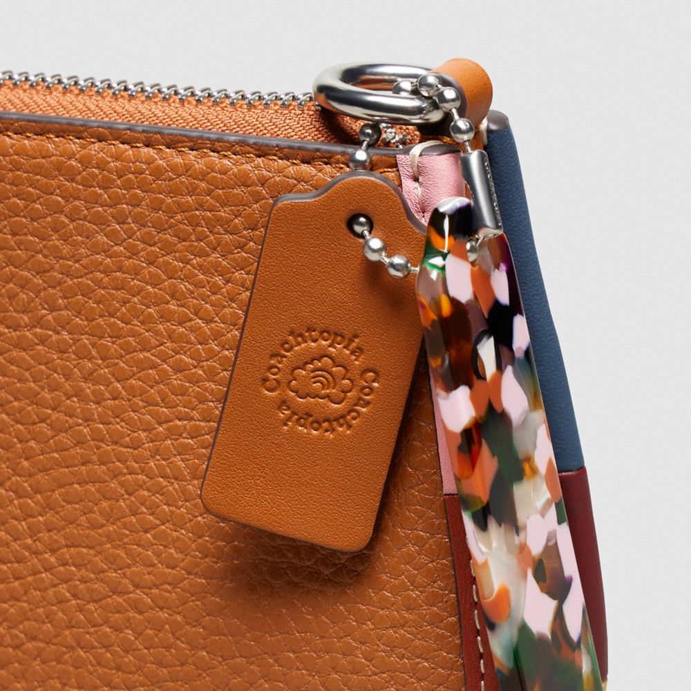 COACH®,Sac baguette à motif ondulé en cuir Coachtopia maroquiné avec bordure Upcrafted,Ambre polie multi