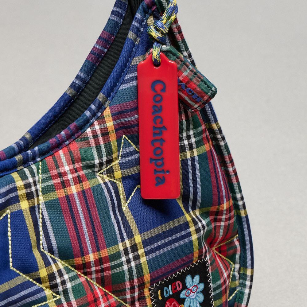 COACH®,Sac Ergo Coachtopia Loop en polyester recyclé avec motif à carreaux,Écossais,Group View
