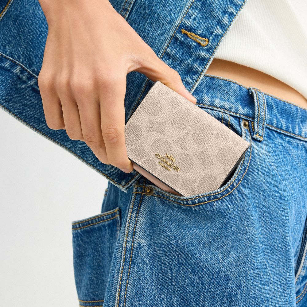 COACH®,オリガミ スモール トライフォールド ウォレット・シグネチャー キャンバス,ミニ財布(二つ折り&三つ折り),ｼﾙﾊﾞｰ/ｻﾝﾄﾞ/ﾄｰﾌﾟ