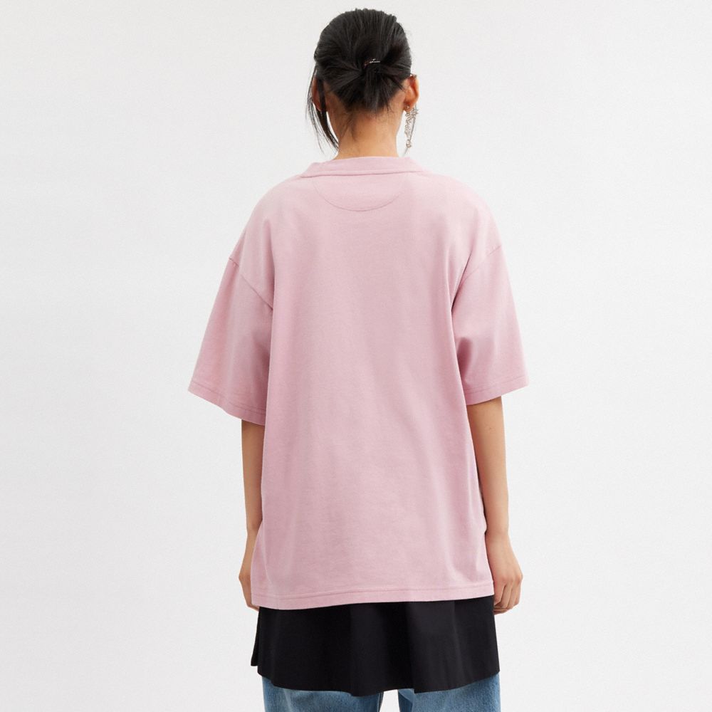 COACH®,Relaxed Graphic T Shirt In Organic Cotton,Cotton,T Shirt,Casual,Pink,Scale View