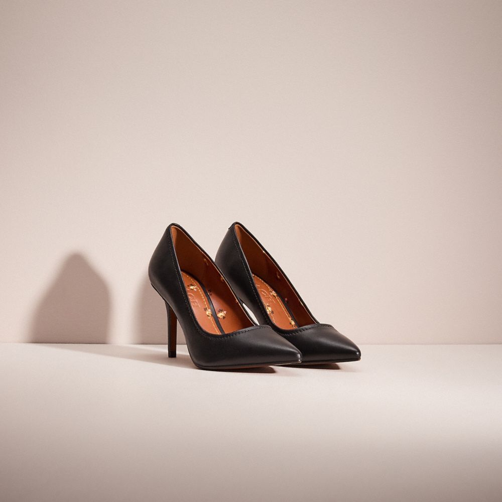 COACH®,Restored Waverly Pump,Lining Leather,Leather,Pumps,Day Party,Black,Angle View