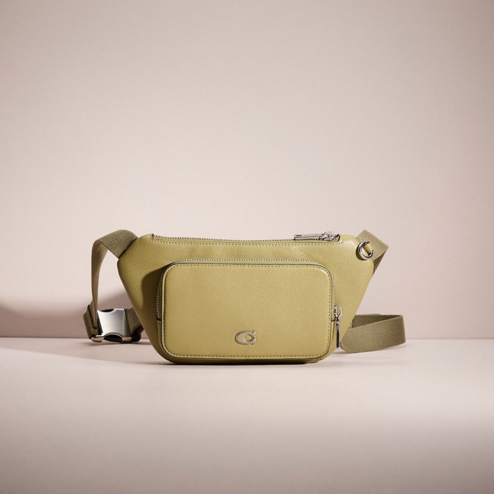 ショルダーバッグ coach Belt Bag With Signature Canvas Interior Detail COACH® | Belt Bag With Signature Canvas Interior Detail