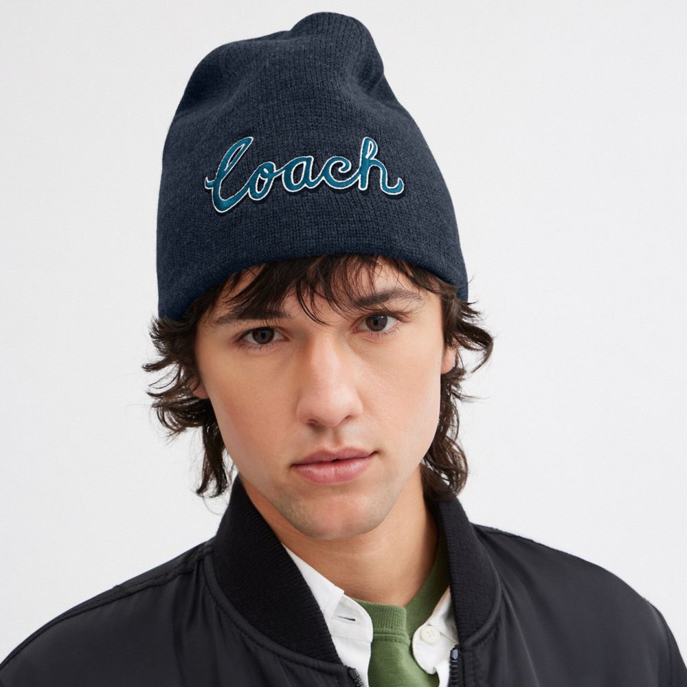 COACH®,コーチ スクリプト プリント ニット ビーニー,帽子&その他,