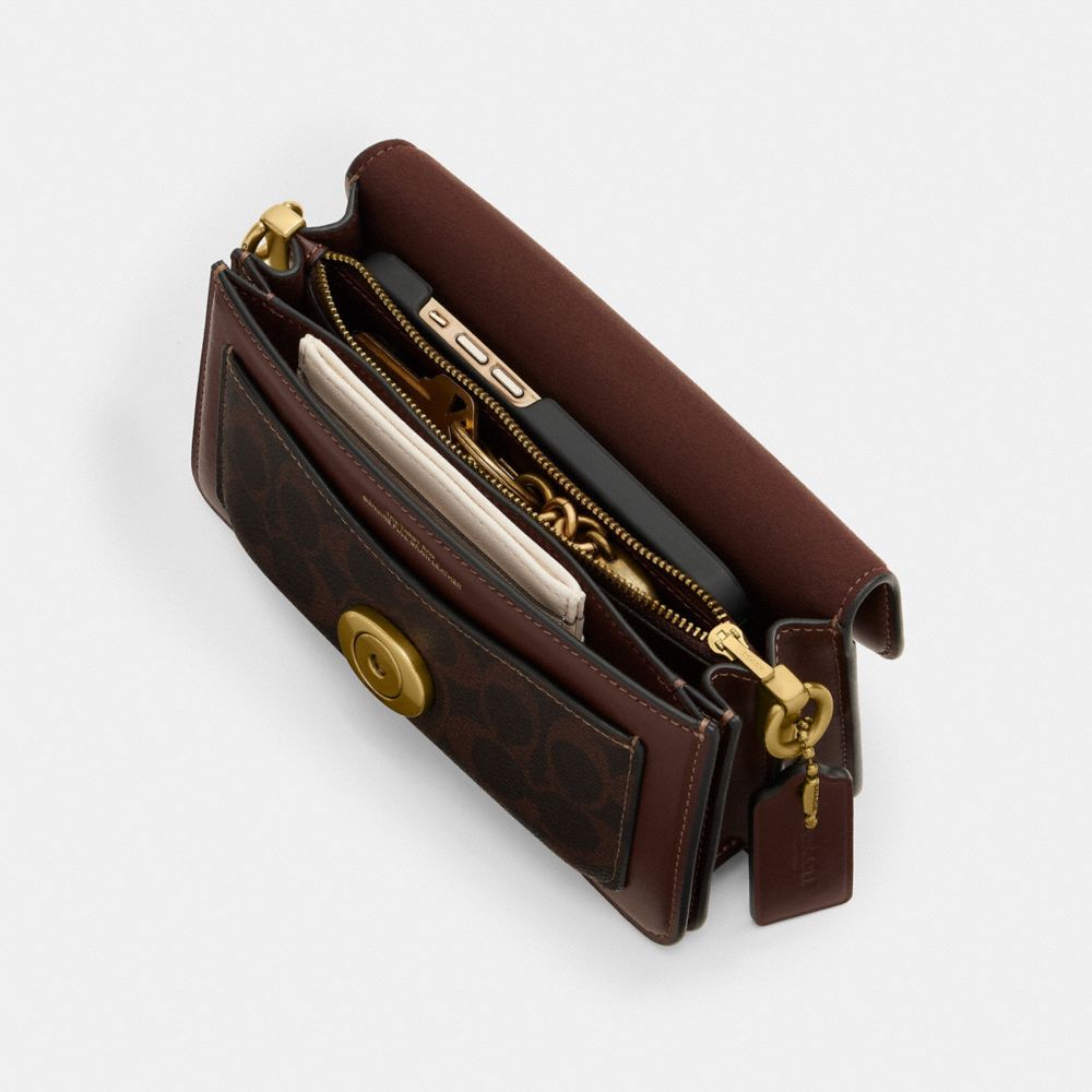Женские сумки Coach Tabby Shoulder Bag 20 In Signature Canvas — фото 4