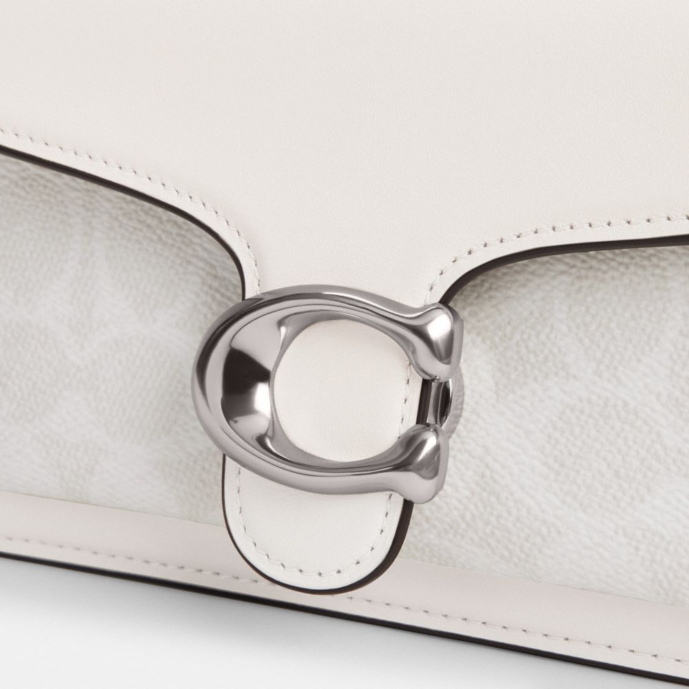 COACH®,SAC ÉPAULE TABBY 20 EN TOILE EXCLUSIVE,Argent/Blanc Craie,Closer View