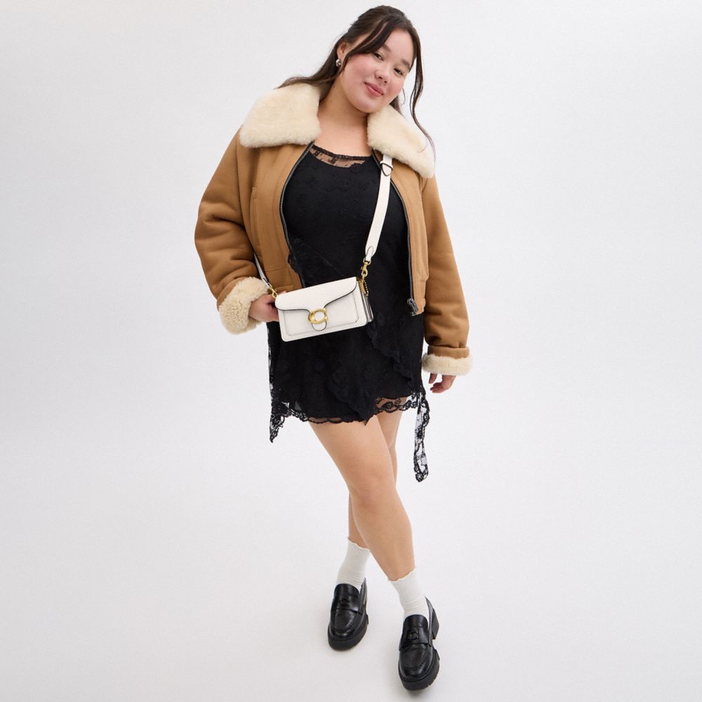 Coach In Brass/chalk