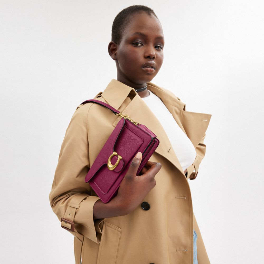 COACH®,TABBY SHOULDER BAG 20,Cuir galet poli,Laiton/Rose,Detail View