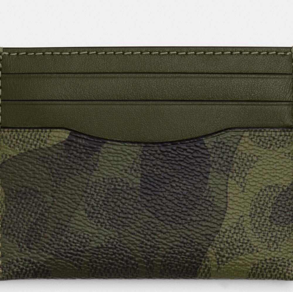 COACH®,ÉTUI-CARTES POUR PIÈCES D’IDENTITÉ MINCE EN TOILE SIGNATURE AVEC IMPRIMÉ CAMOUFLAGE,Toile exclusive,Trèfle foncé multi