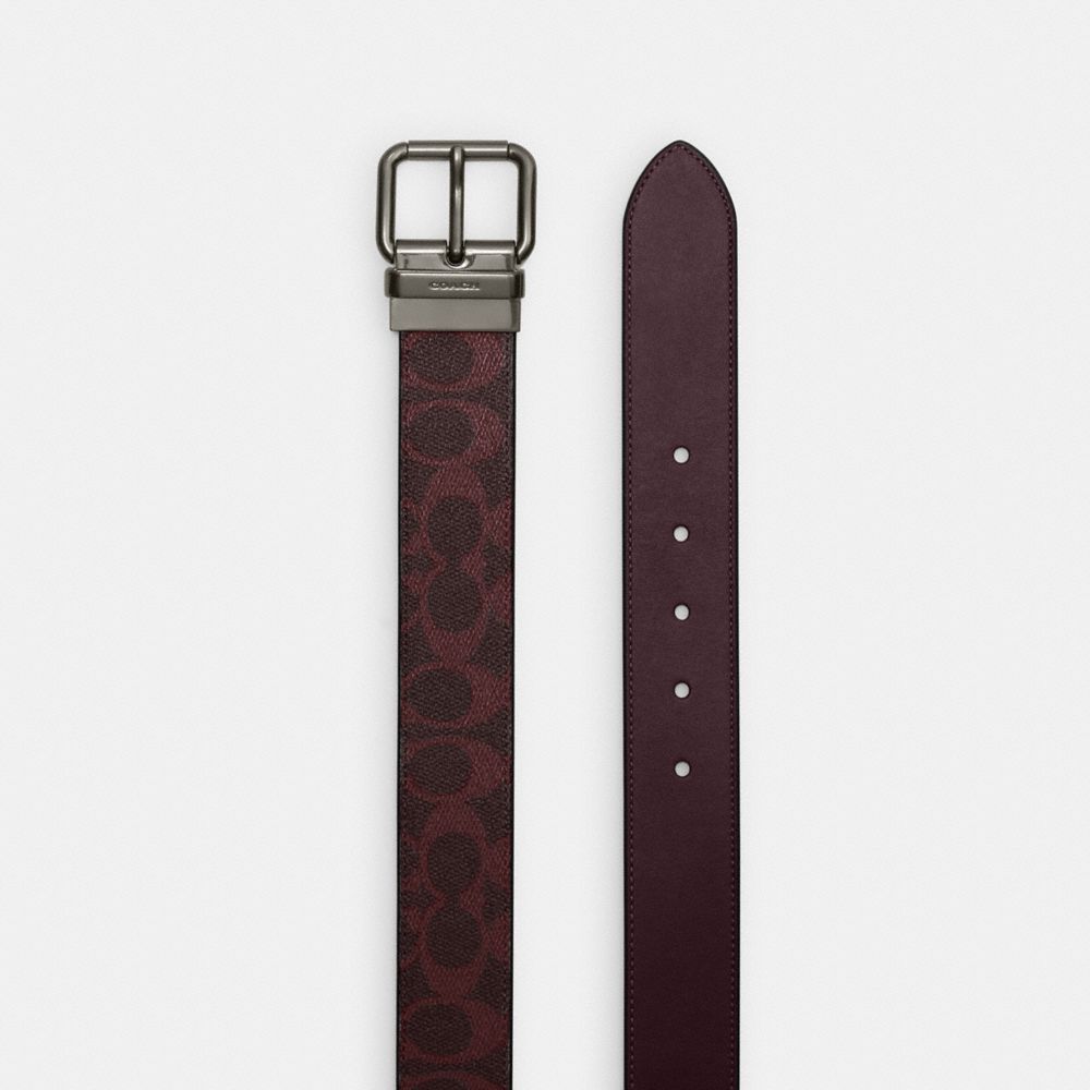 COACH®,CEINTURE RÉVERSIBLE SUR MESURE AVEC BOUCLE ROLLER, 38 MM,Toile exclusive,Qb/Cassis,Angle View
