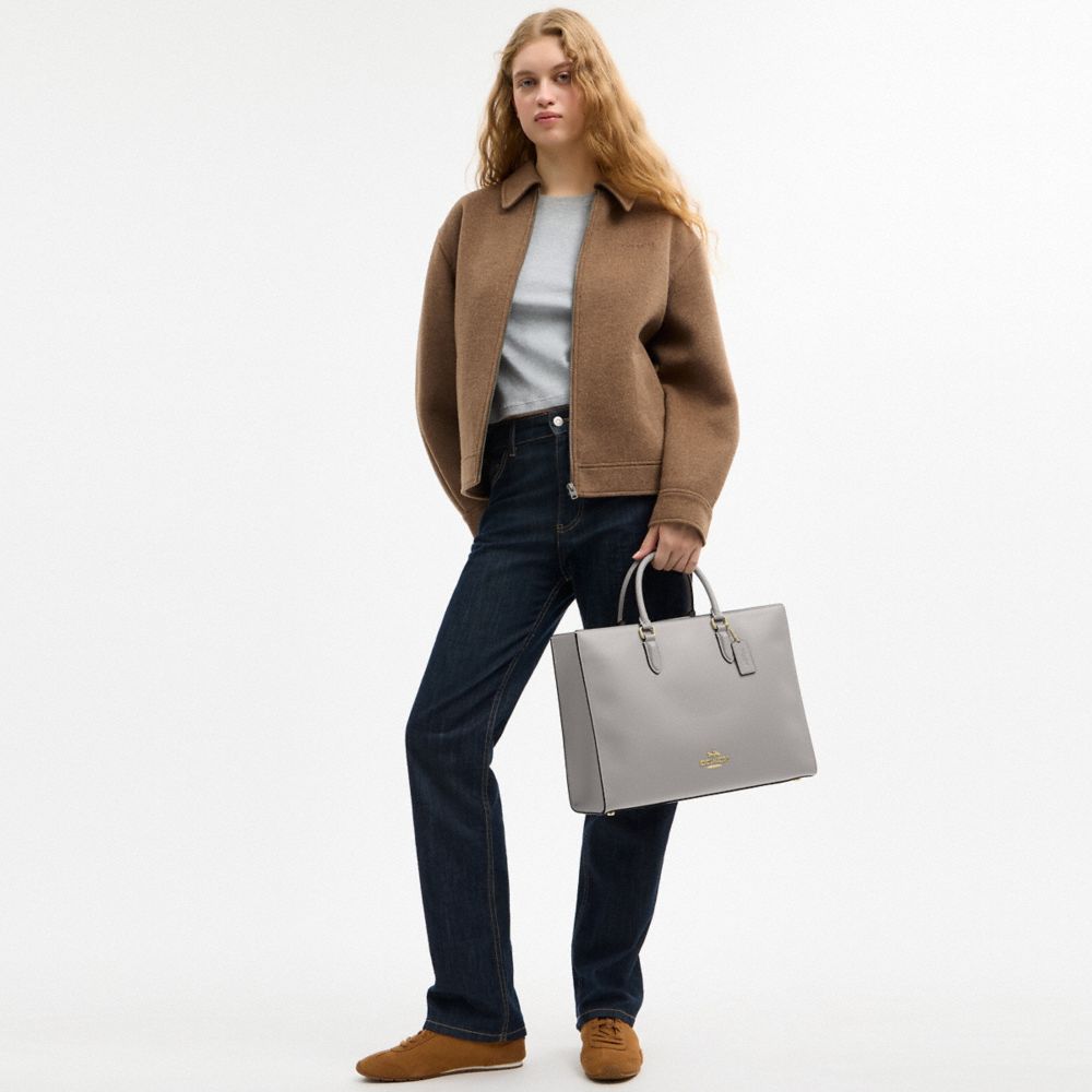 COACH®,CABAS MAGGIE,Cuir galet,Or/Gris Tourterelle,Detail View