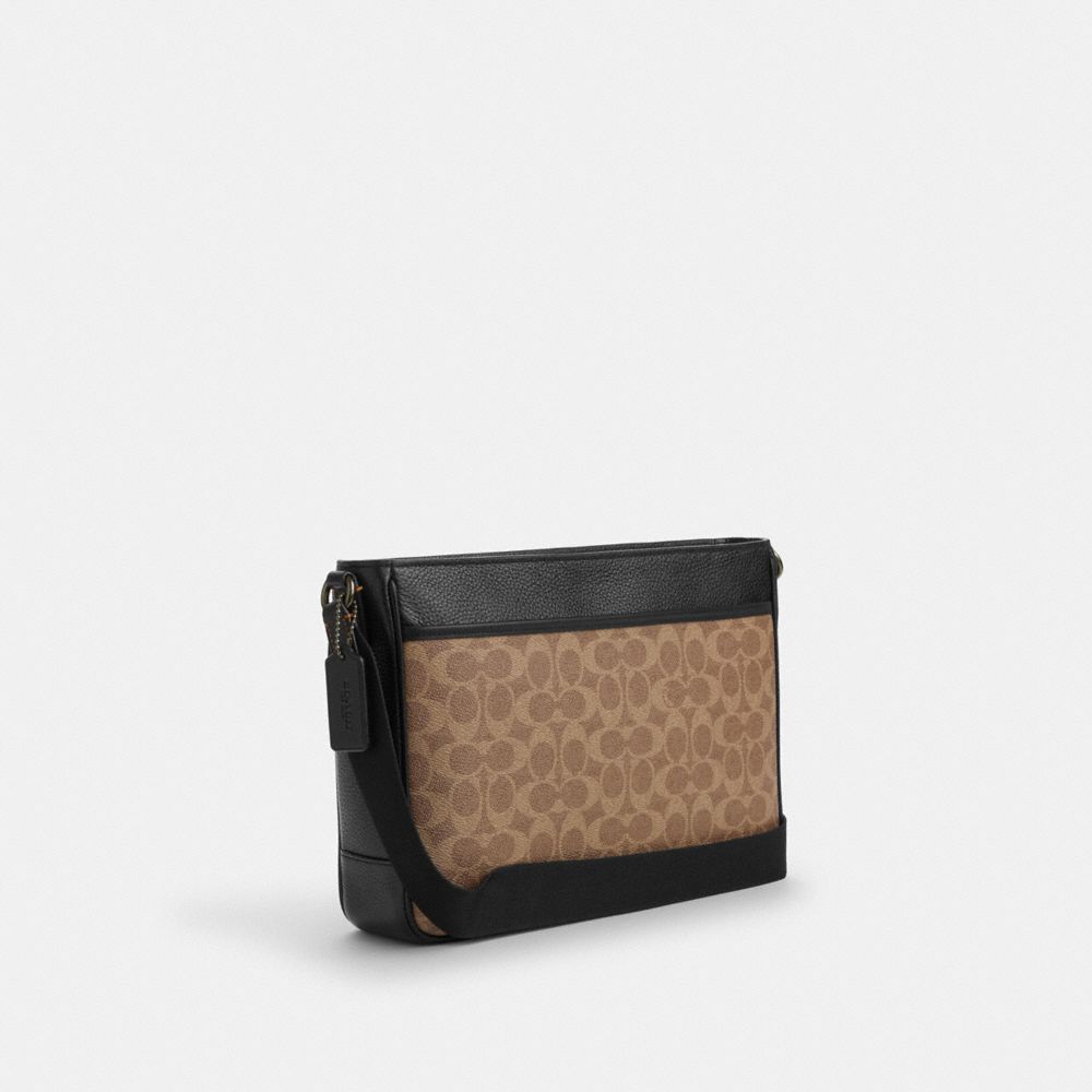 COACH®,PORTÉ-CROISÉ DISTRICT EN TOILE SIGNATURE,Tissu en toile exclusif,QB/Havane/Noir,Angle View