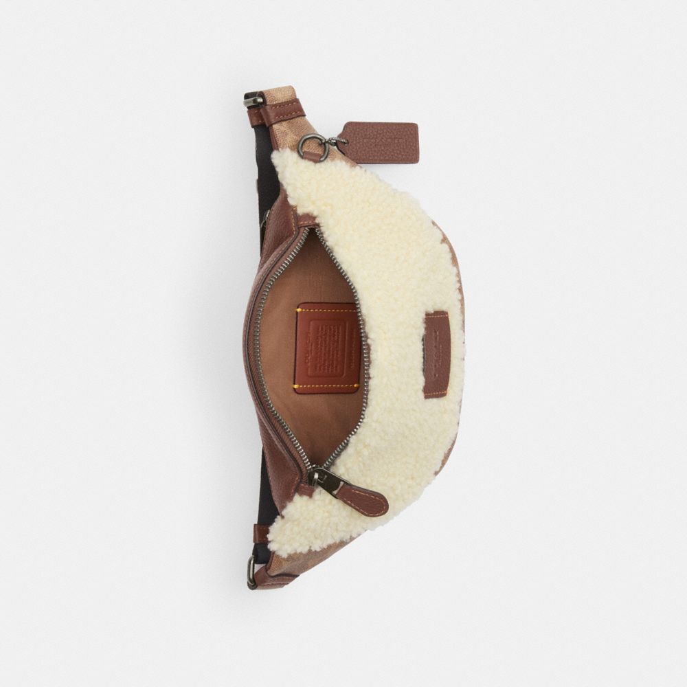 COACH®,MINI SAC CEINTURE WARREN EN TOILE SIGNATURE,Peau de mouton,Qb/Brun clair/Naturel/Brun vintage,Inside View,Top View