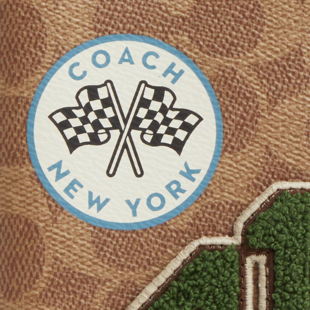 COACH®,ÉTUI À CARTES PASSEPORT EN TOILE SIGNATURE AVEC ÉCUSSONS,Toile exclusive,Gris acier/Havane Multi