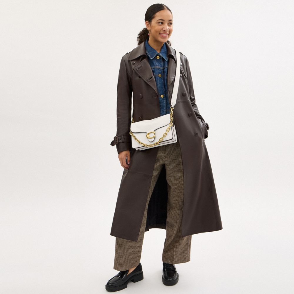 Shop Coach Tabby Schultertasche Mit Kette In White