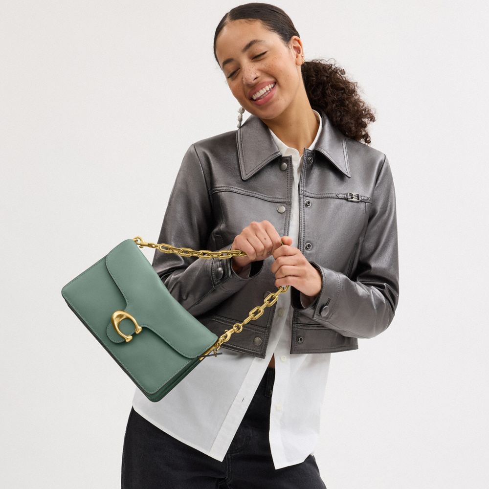Shop Coach Tabby Schultertasche Mit Kette In Green