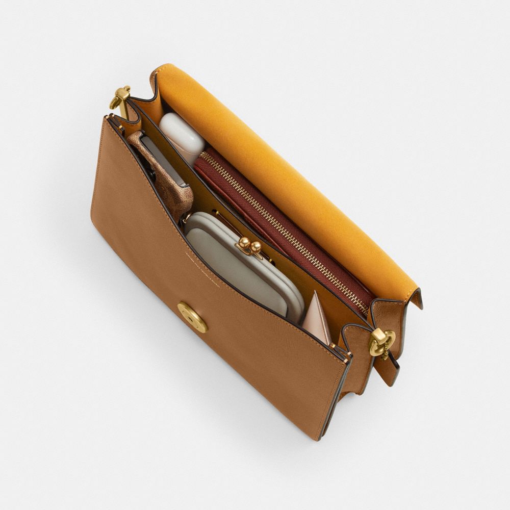 Shop Coach Tabby Schultertasche 30 Mit Kette In Brown