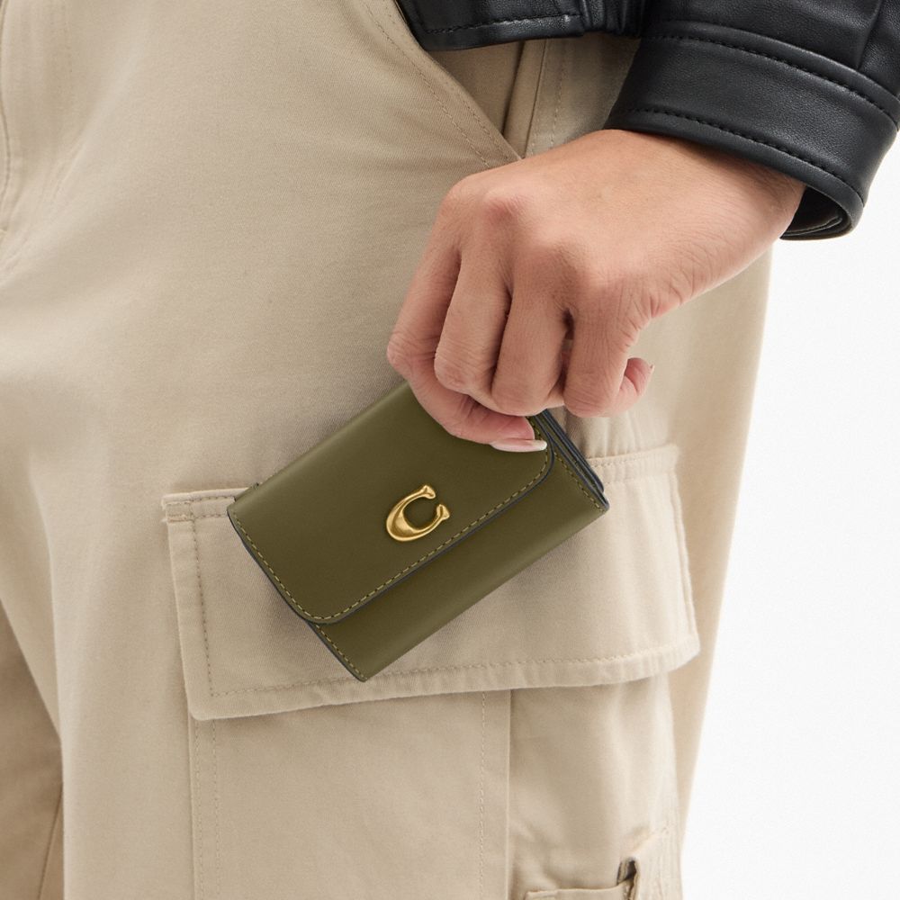 Coach Essential Card Holder Wallet