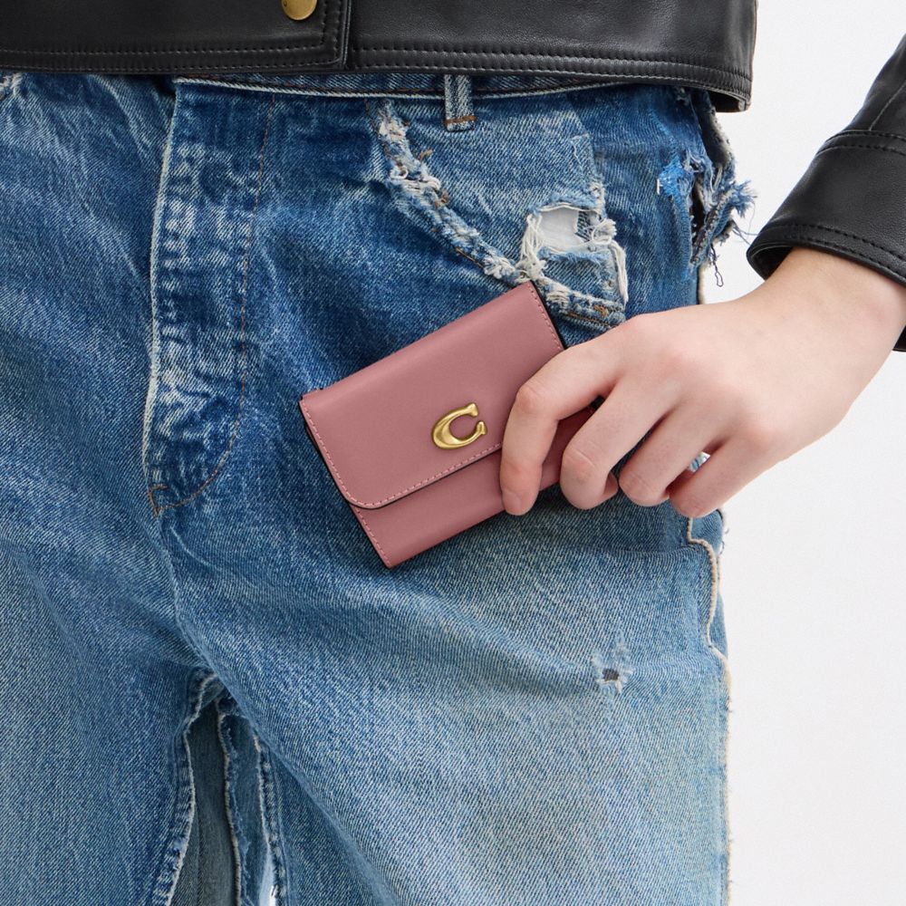 Coach Essential Card Holder Wallet In Pink