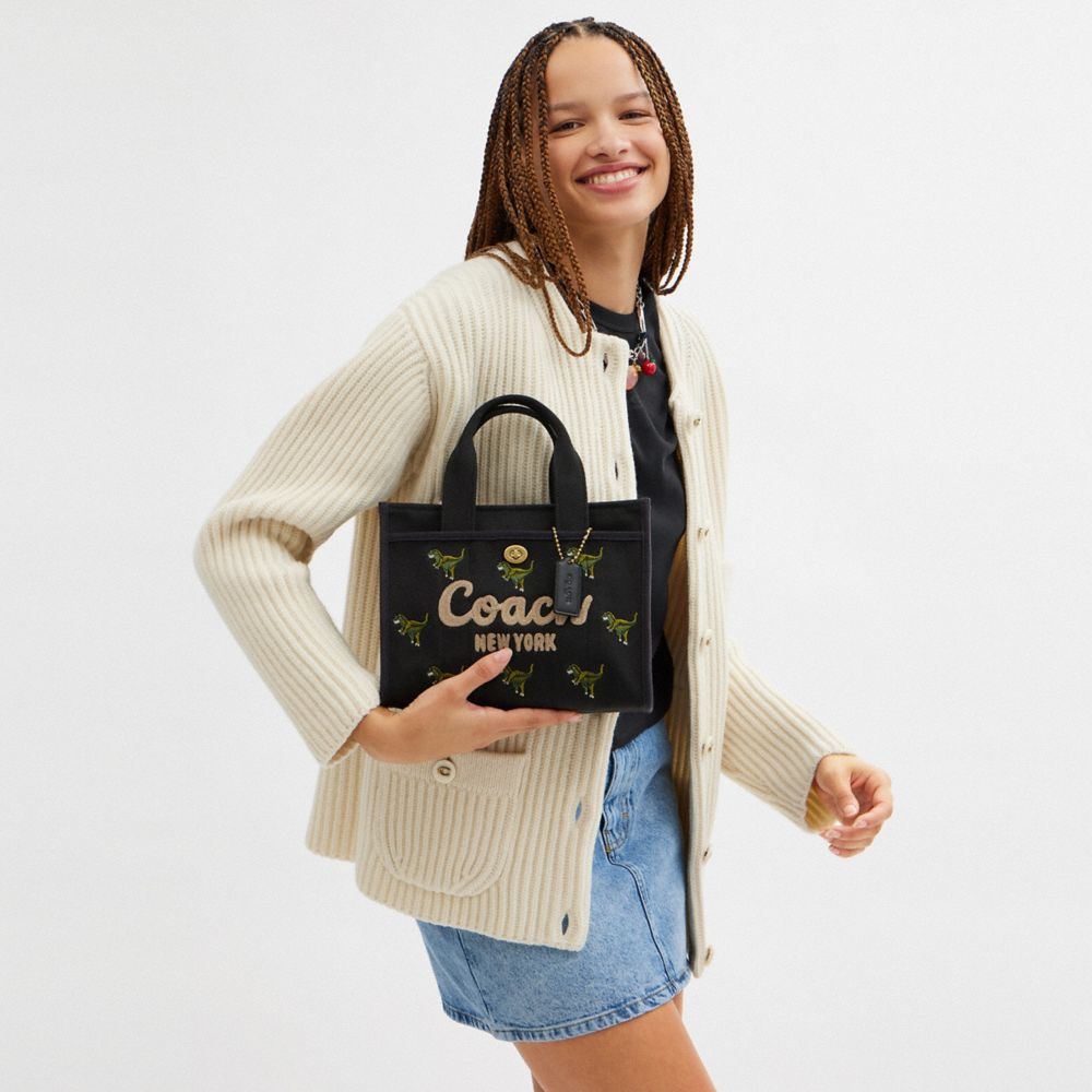COACH®,カーゴ トート バッグ 26・レキシー プリント,トートバッグ,ﾌﾞﾗｽ/ﾌﾞﾗｯｸ ﾏﾙﾁ