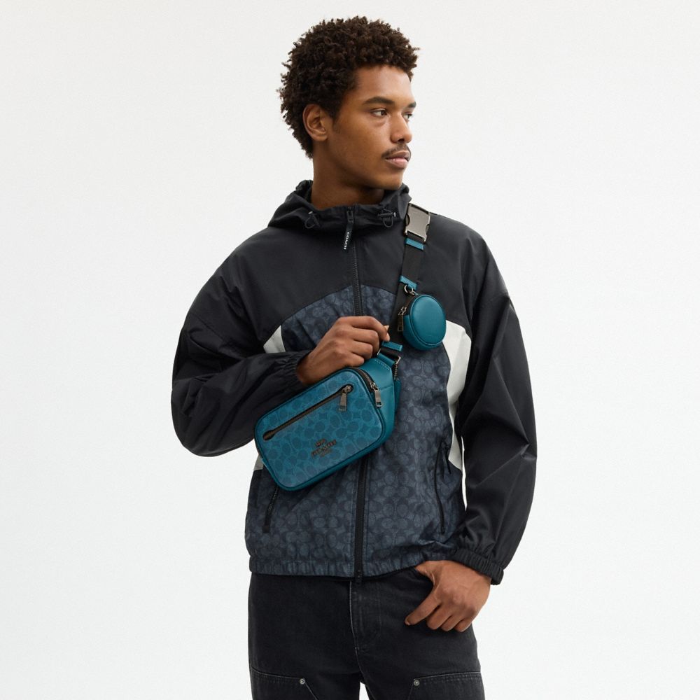 COACH®,SAC CEINTURE ELIAS EN TOILE EXCLUSIVE,Toile exclusive,Qb/Aigue Marine/Bleu Sarcelle,Detail View