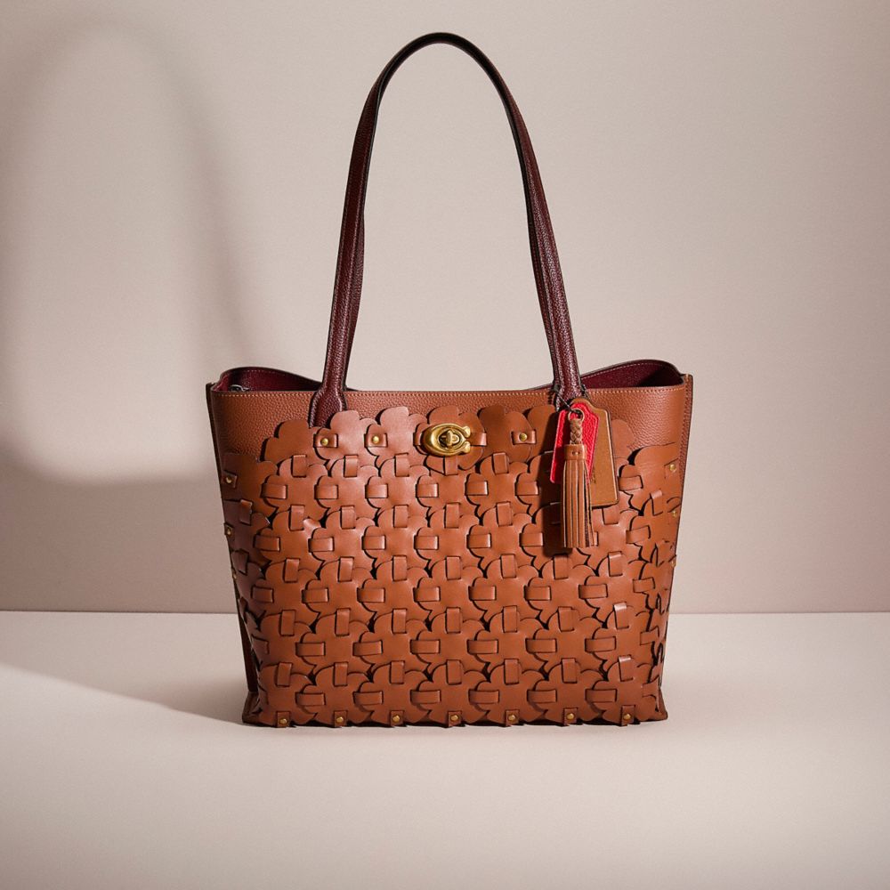 国内即発!!【COACH】Willow tote in colorblock トートバッグ COACH® | Upcrafted Willow Tote In Colorblock With Signature