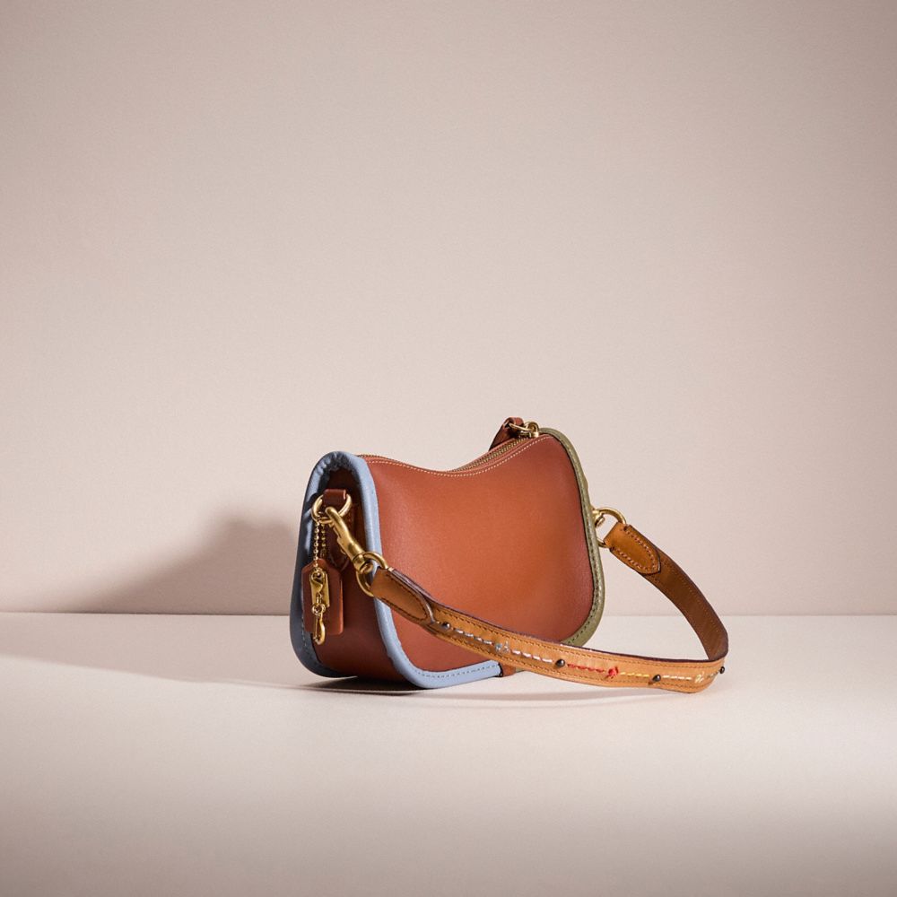 COACH®,Upcrafted Swinger 20,Leather,Shoulder Bag,Piping,Stitching,Casual,Brown,Angle View