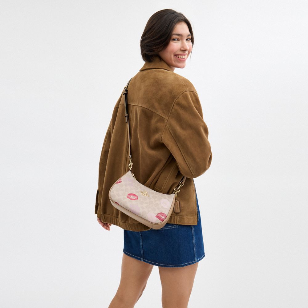 COACH®,Teri Shoulder Bag In Signature Canvas With Lips Print,Canvas,Shoulder Bag,Metal,Chain Detail,Logo,Adjustable,Day Party,Beige,Detail View