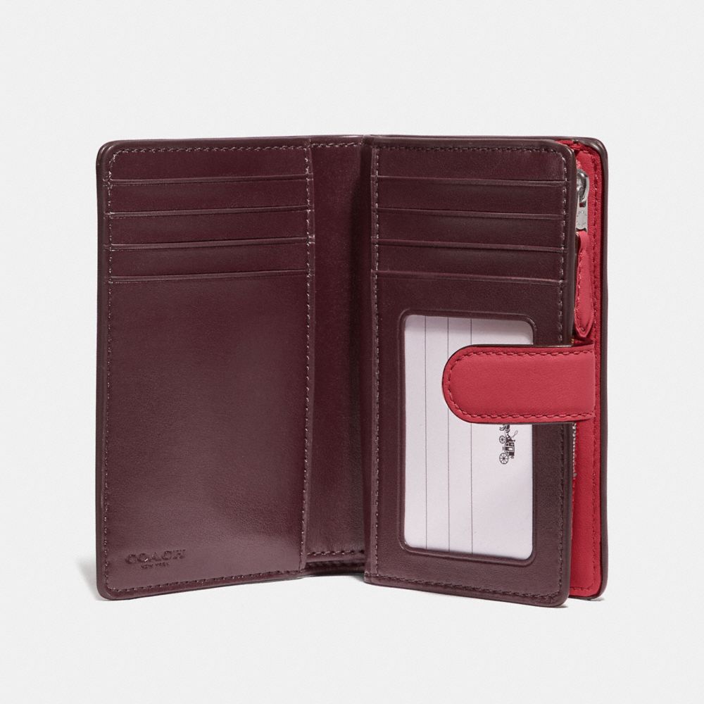 Medium Corner Zip Wallet In Signature Leather