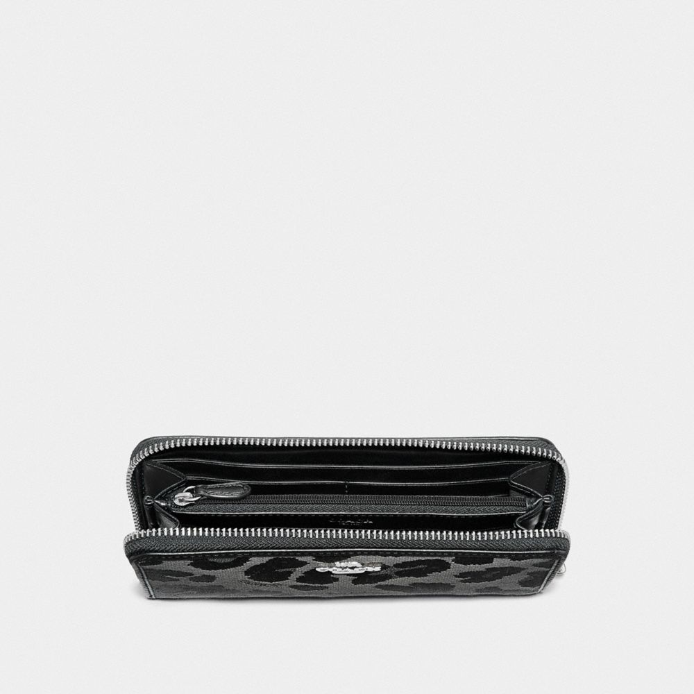 Accordion 2025 zip wallet