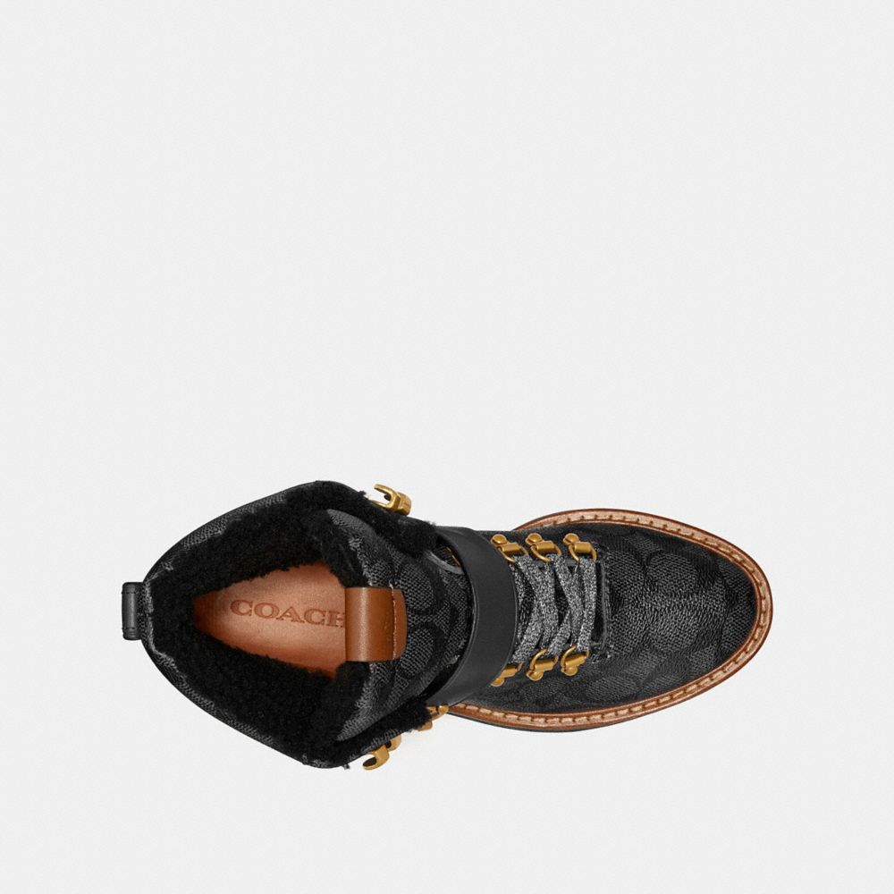 Coach hiker shop