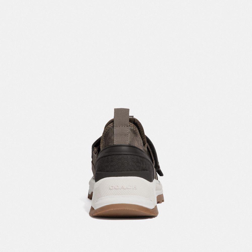 C143 Two Strap Runner