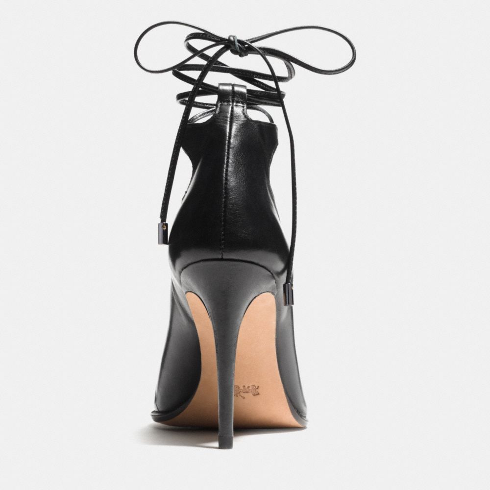 Kira Heel