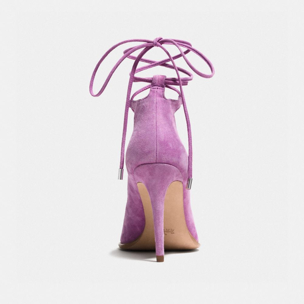 Kira Heel