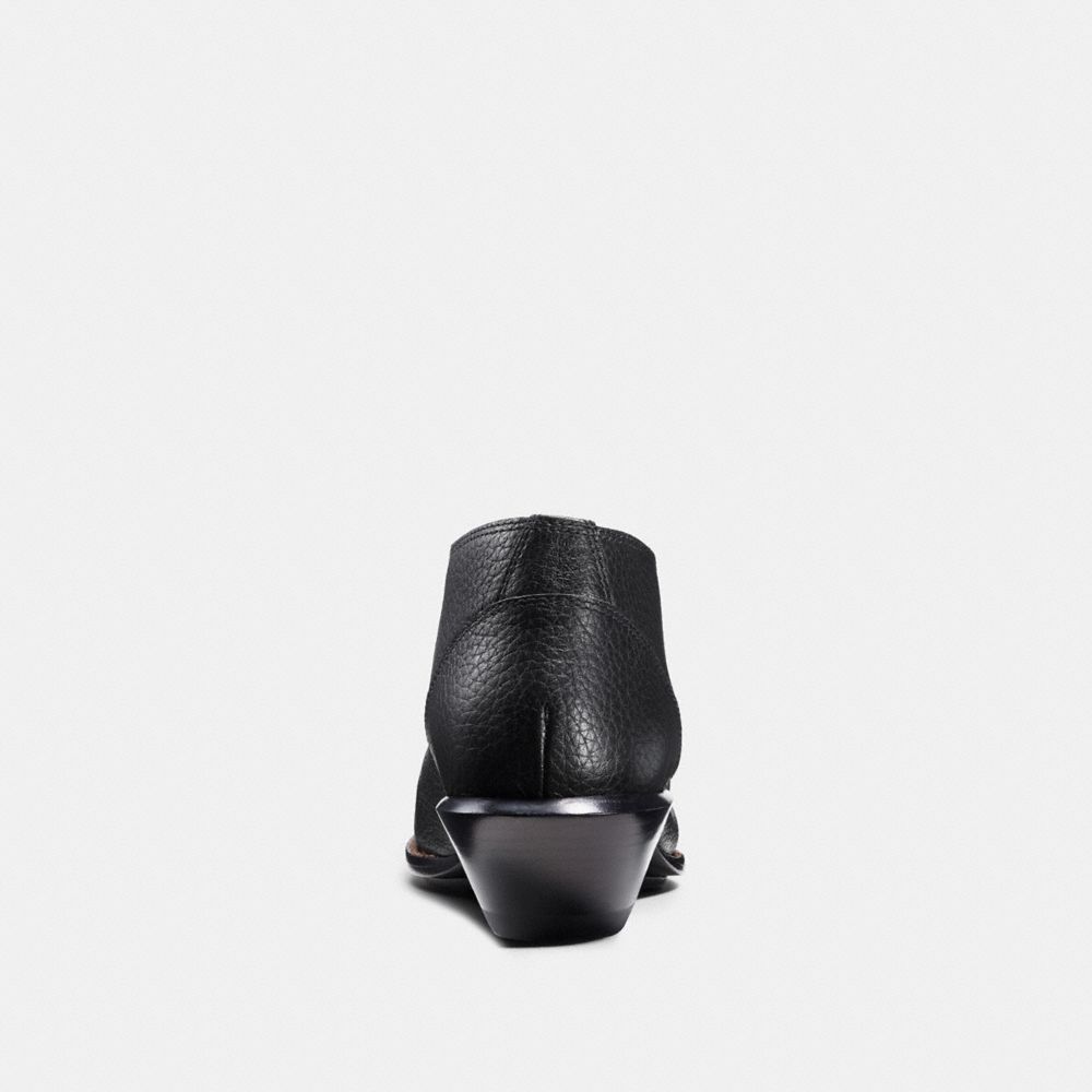 Bandit Zip Shoe