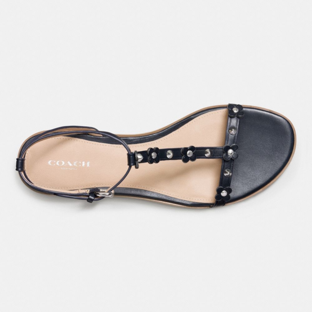 Henriette Flat With Floral Rivets