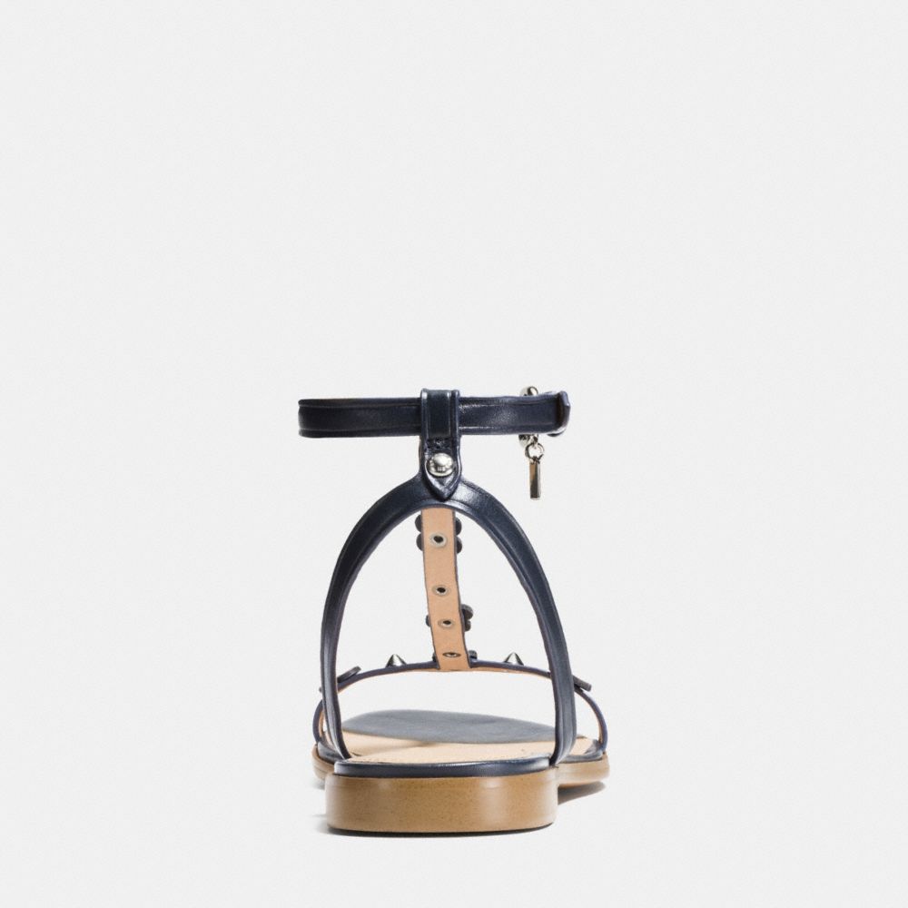 Henriette Flat With Floral Rivets
